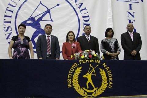 500 estudiantes del Instituto Fermín Naudeau reciben diploma de secundaria