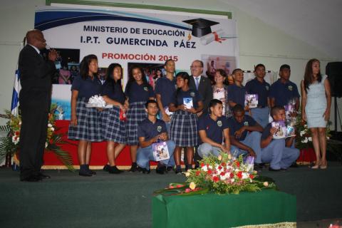 86 estudiantes de Premedia reciben su Diploma en el IPT Gumercinda Páez
