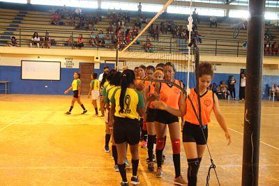 kuna Yala sigue sorprendiendo en el voleibol femenino a nivel media