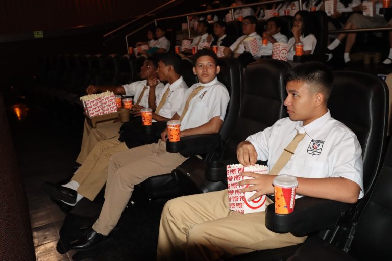 Estudiantes participan en documental “Hijos de Tigre y Mula”