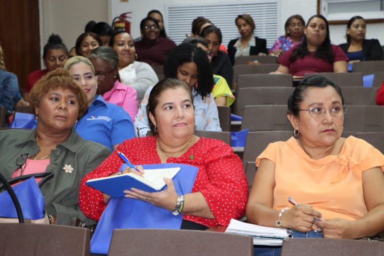 Docentes orientadores participan en jornada académica en la USMA