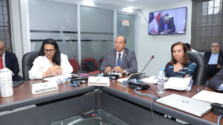 Diputados dan visto bueno a 37 traslados de partidas del Meduca
