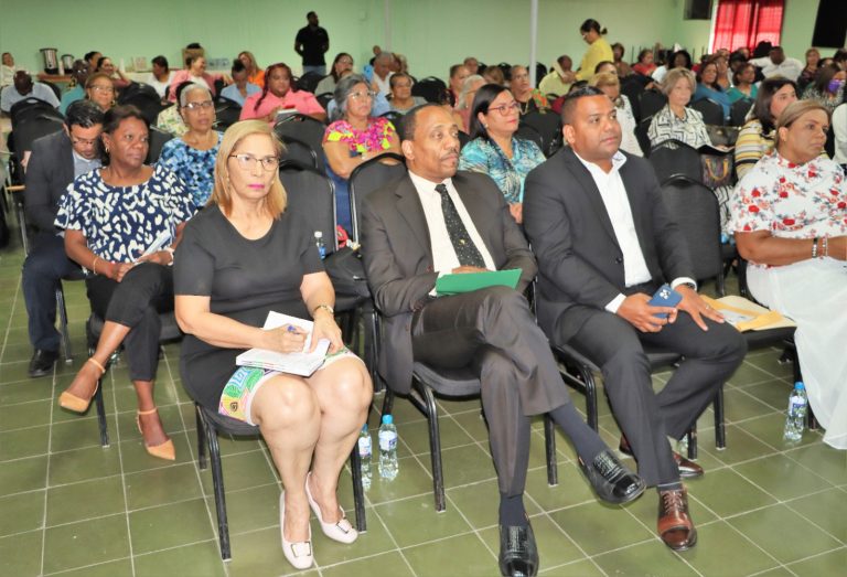 Directores de escuelas reciben lineamientos ante el inicio del periodo escolar 2024