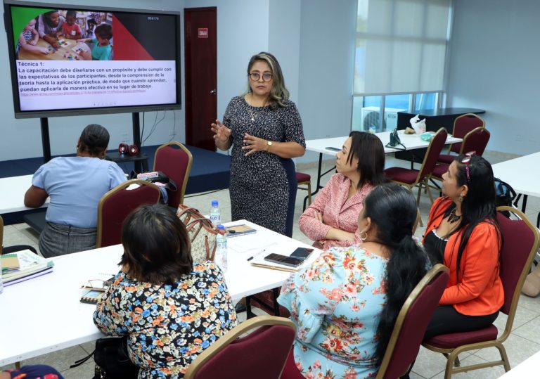 Inician las jornadas de formación de docentes para el periodo 2024