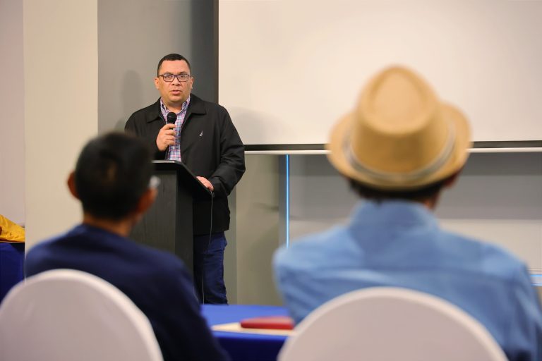 Avalan reglamentación de la ley que reconoce y protege la lengua y alfabetos indígenas del país