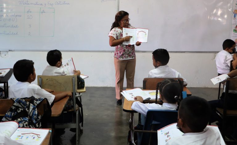 A concurso 3,335 vacantes de docentes