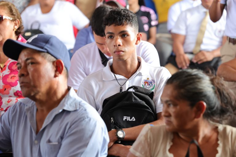 Respuestas concretas a escuelas de Coclé y Veraguas