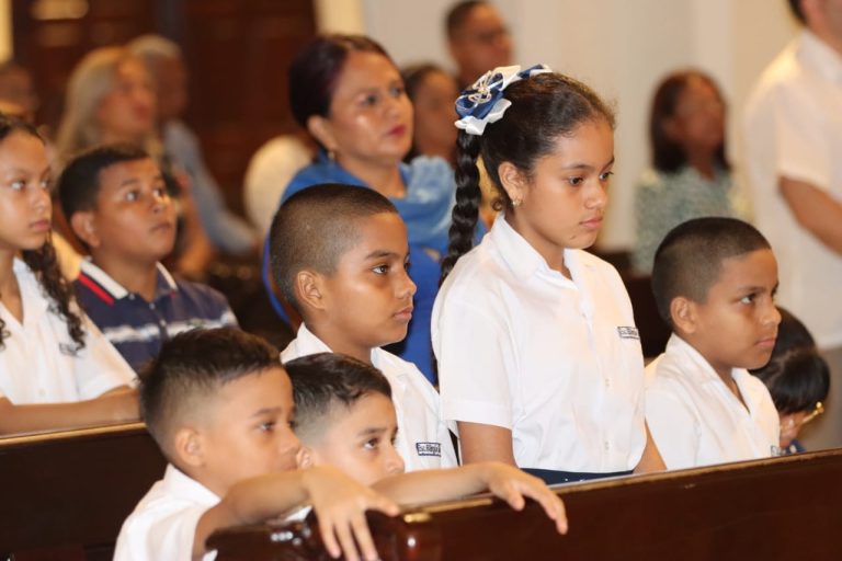‘Educar es un acto de amor y de generosidad’, monseñor Ulloa Mendieta