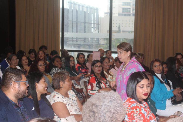 Finaliza Formador de Formadores para capacitar a docentes de inglés
