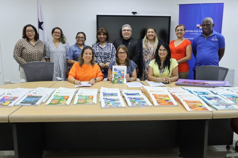 Meduca recibe de la OEI 102 guías que podrán actualizarse