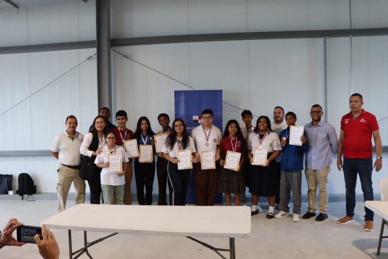 Diez ajedrecistas representarán a Panamá en los Juegos Codicader