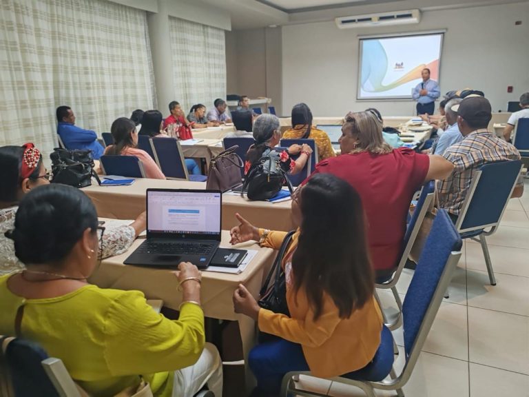 ​​Temas educativos, abordados en el segundo día de congreso