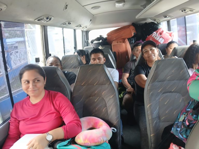 Inicia el traslado de Docentes de difícil acceso a sus hogares