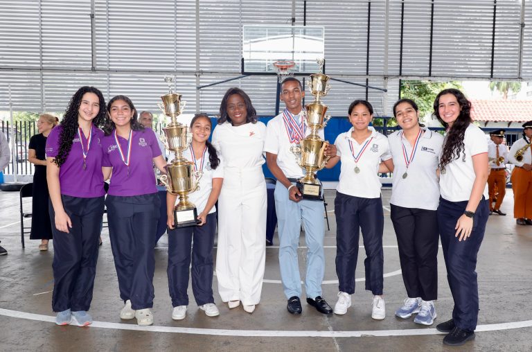 Reconocen esfuerzo de los jóvenes que participaron en los Codicader-1
