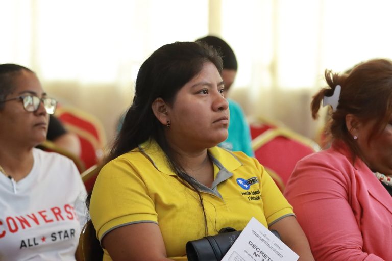 Presidentes de asociaciones de padres de familia de Panamá Centro son capacitados