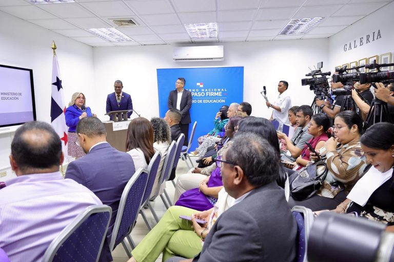 El Ministerio de Educación reitera su compromiso con el futuro de los estudiantes y mantiene las puertas abiertas de los centros escolares
