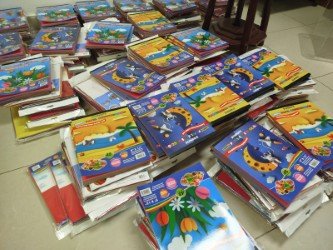 Niños de Cefacei reciben materiales didácticos