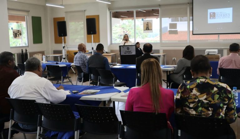 Avanza diplomado de Escuela de Líderes Educativos