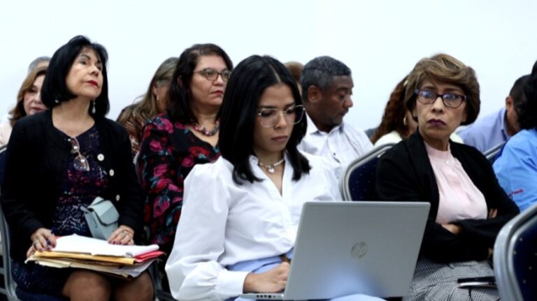 Meduca avanza en la construcción del nuevo currículo académico nacional